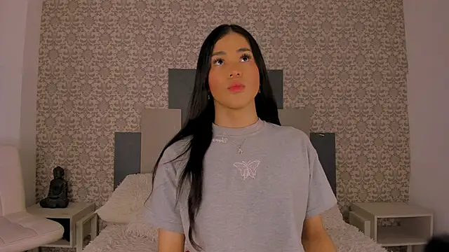 Isa Little Star online show from 10-19-25, 01:14