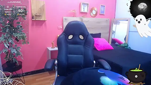 scarlet-foox online show from 10-08-25, 11:12