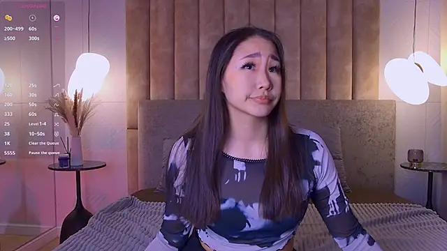 RizeShiro online show from 10-24-25, 05:28