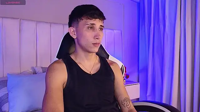 Snapshot of rome_hard chatting on 02-25-26, 07:25 rome hard online show from 02-25-26, 07:25