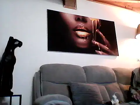 Snapshot of Bigkisslove chatting on 04-02-26, 12:07 Bigkisslove online show from 04-02-26, 12:07