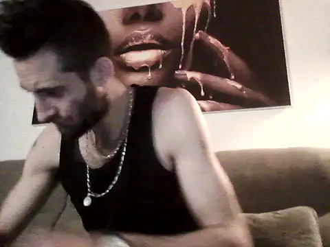 Snapshot of Bigkisslove chatting on 02-11-26, 01:27 Bigkisslove online show from 02-11-26, 01:27