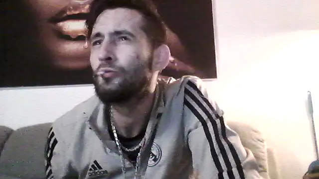 Snapshot of Bigkisslove chatting on 02-10-26, 12:42 Bigkisslove online show from 02-10-26, 12:42