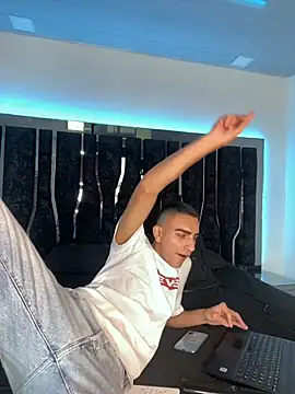 Snapshot of CJ_579 chatting on 01-24-25, 05:53 CJ 579 online show from 01-24-25, 05:53