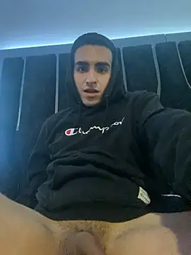 Snapshot of CJ_579 chatting on 12-11-24, 05:32 CJ 579 online show from 12-11-24, 05:32