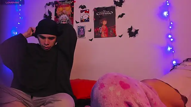 Snapshot of Hot_Teens69 chatting on 10-14-25, 02:12 Hot Teens69 online show from 10-14-25, 02:12