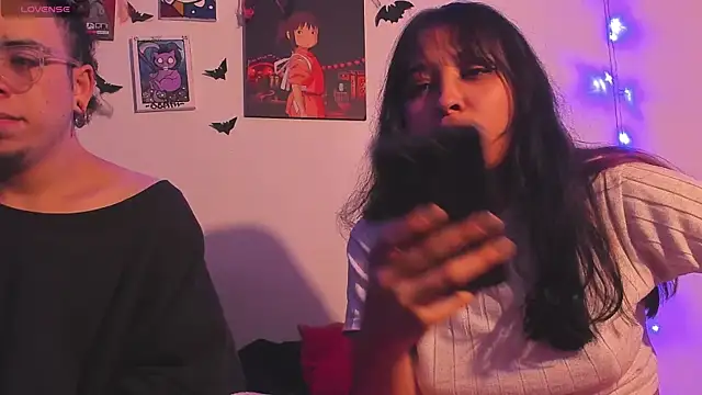 Snapshot of Hot_Teens69 chatting on 10-16-25, 03:37 Hot Teens69 online show from 10-16-25, 03:37