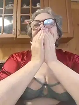 Snapshot of IrinaSweet54 chatting on 11-17-25, 08:29 IrinaSweet54 online show from 11-17-25, 08:29