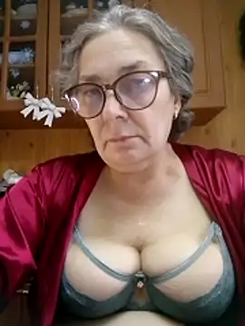 Snapshot of IrinaSweet54 chatting on 12-17-25, 09:14 IrinaSweet54 online show from 12-17-25, 09:14