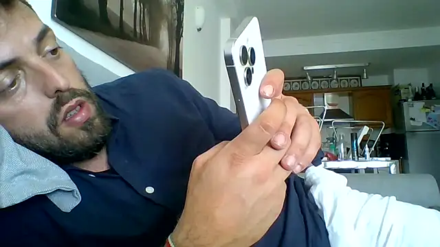 Snapshot of bobotatto chatting on 05-12-26, 04:13 bobotatto online show from 05-12-26, 04:13