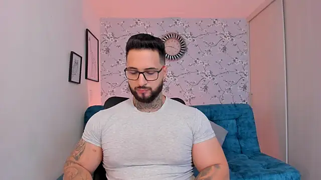 Snapshot of max_dic1 chatting on 03-28-26, 01:12 max dic1 online show from 03-28-26, 01:12