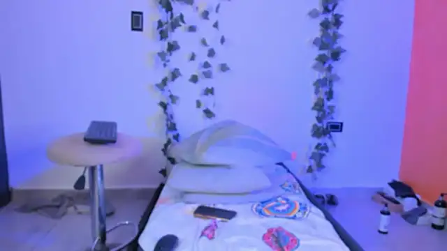 Snapshot of Cataleya19__ chatting on 02-25-26, 10:04 Cataleya19 online show from 02-25-26, 10:04