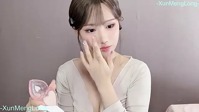 -XunMengLong- online show from 05-08-26, 06:56