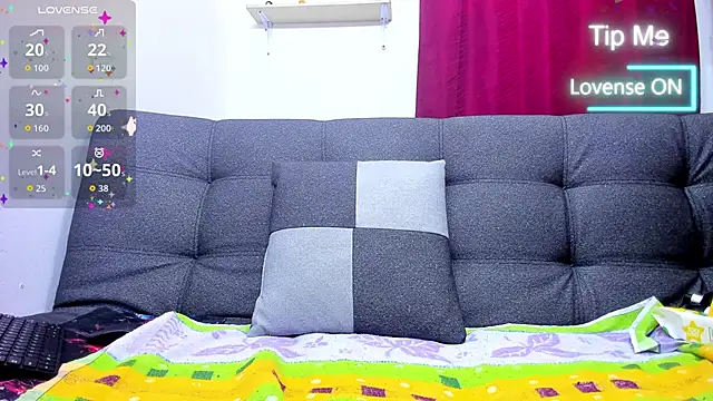 Snapshot of Princes_horny_69 chatting on 10-16-25, 03:31 Princes horny 69 online show from 10-16-25, 03:31