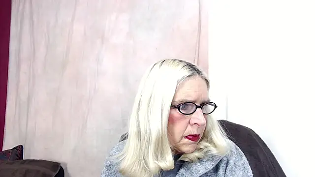 Snapshot of Jean_Saint_Sin chatting on 01-11-26, 06:59 Jean Saint Sin online show from 01-11-26, 06:59