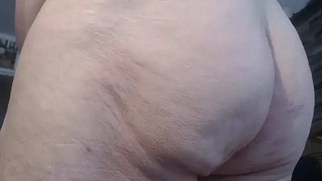 Snapshot of utilisasinus chatting on 10-31-25, 11:51 utilisasinus online show from 10-31-25, 11:51