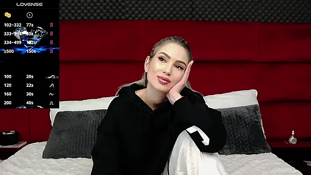 Snapshot of MinnieMe chatting on 09-27-25, 06:47 MinnieMe online show from 09-27-25, 06:47