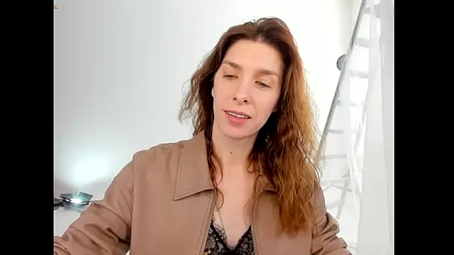 Snapshot of YourSuperModel chatting on 05-08-26, 06:39 YourSuperModel online show from 05-08-26, 06:39