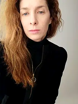 Snapshot of YourSuperModel chatting on 10-21-25, 05:29 YourSuperModel online show from 10-21-25, 05:29