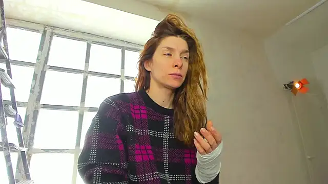 Snapshot of YourSuperModel chatting on 03-18-25, 07:01 YourSuperModel online show from 03-18-25, 07:01