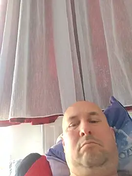 Snapshot of intx800 chatting on 05-15-26, 03:43 intx800 online show from 05-15-26, 03:43