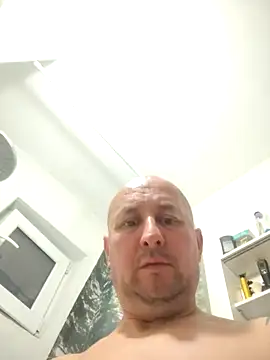 Snapshot of intx800 chatting on 04-19-26, 05:47 intx800 online show from 04-19-26, 05:47