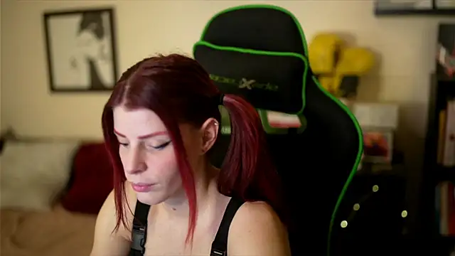 Bellis Perenis online show from 03-26-26, 05:22