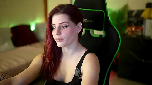 Snapshot of Bellis_Perenis chatting on 05-26-26, 04:38 Bellis Perenis online show from 05-26-26, 04:38