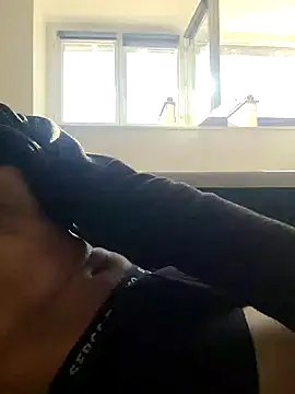 Snapshot of XiaaaaaaV chatting on 01-01-25, 01:37 XiaaaaaaV online show from 01-01-25, 01:37