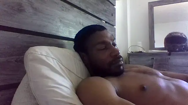 Snapshot of Mcoleman4642 chatting on 09-13-25, 03:34 Mcoleman4642 online show from 09-13-25, 03:34