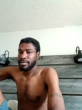 Snapshot of Mcoleman4642 chatting on 09-21-25, 01:49 Mcoleman4642 online show from 09-21-25, 01:49