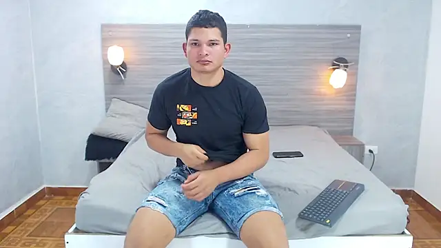 Loony Zion online show from 10-06-25, 02:40