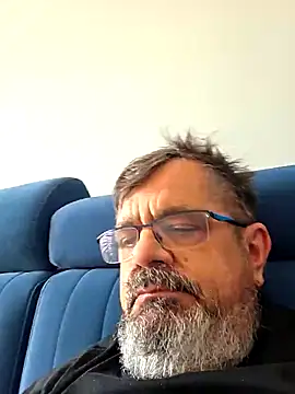 axecoman60 online show from 03-31-26, 08:27