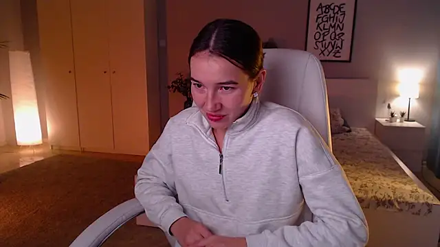 Snapshot of Bellla_Haddid chatting on 10-12-25, 01:07 Bellla Haddid online show from 10-12-25, 01:07