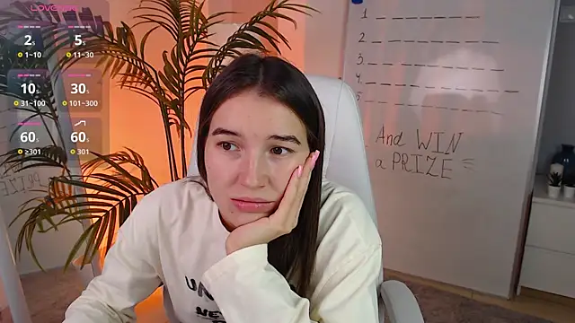 Bellla Haddid online show from 11-07-25, 01:43