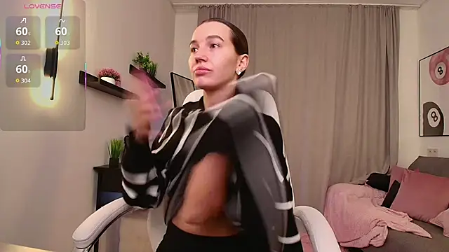 Bellla Haddid online show from 11-19-25, 01:49