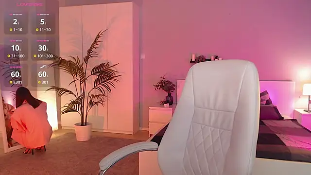 Snapshot of Bellla_Haddid chatting on 09-09-25, 12:43 Bellla Haddid online show from 09-09-25, 12:43