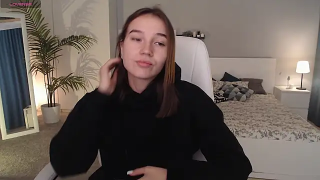 Snapshot of Bellla_Haddid chatting on 09-19-25, 01:09 Bellla Haddid online show from 09-19-25, 01:09