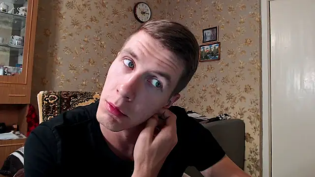 Snapshot of Chris_Brien chatting on 09-08-25, 04:50 Chris Brien online show from 09-08-25, 04:50