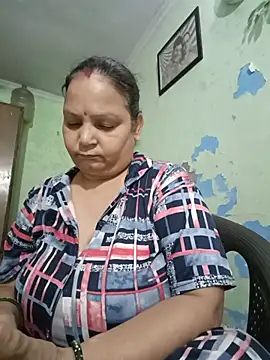 Snapshot of Kavya_kapoor chatting on 07-19-26, 07:28 Kavya kapoor online show from 07-19-26, 07:28