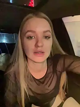 Snapshot of Devill_Angel_ chatting on 01-19-25, 04:36 Devill Angel online show from 01-19-25, 04:36