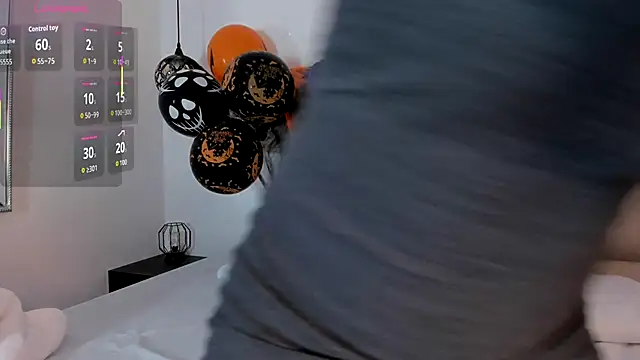 Rose Evans   online show from 10-27-25, 04:02