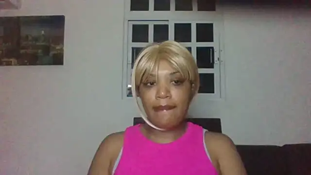 Snapshot of thekelliecapri chatting on 05-22-26, 04:43 thekelliecapri online show from 05-22-26, 04:43