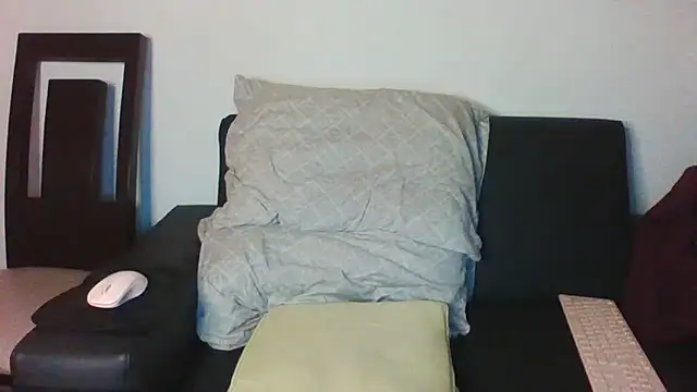 Snapshot of thekelliecapri chatting on 04-22-26, 03:35 thekelliecapri online show from 04-22-26, 03:35