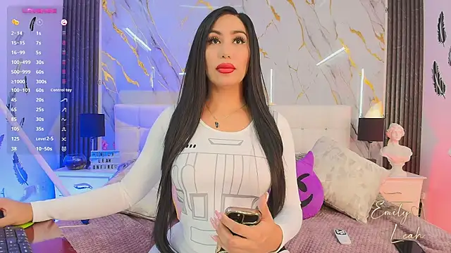 Snapshot of EmilyLeah_ chatting on 05-05-26, 03:04 EmilyLeah online show from 05-05-26, 03:04
