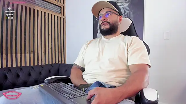 Snapshot of Luke__09 chatting on 03-06-25, 11:47 Luke 09 online show from 03-06-25, 11:47