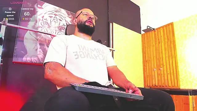 Luke  09 online show from 11-30-25, 11:11