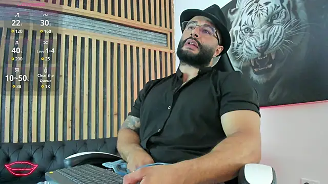 Snapshot of Luke__09 chatting on 03-04-25, 01:28 Luke 09 online show from 03-04-25, 01:28