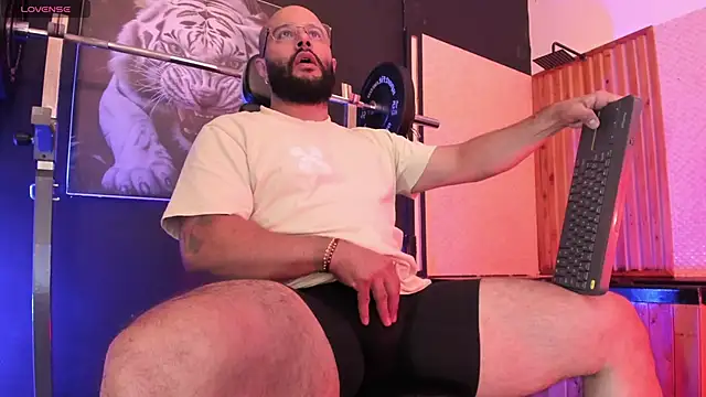 Luke  09 online show from 03-11-26, 11:48