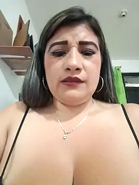 Snapshot of Hannahcandyy chatting on 03-18-25, 02:08 Hannahcandyy online show from 03-18-25, 02:08